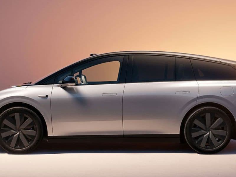 Li Auto Li i6 electric SUV, side view